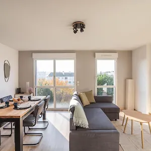 Le Cocon Voltaire - 2 Avec Parking - Mabilais Appartement